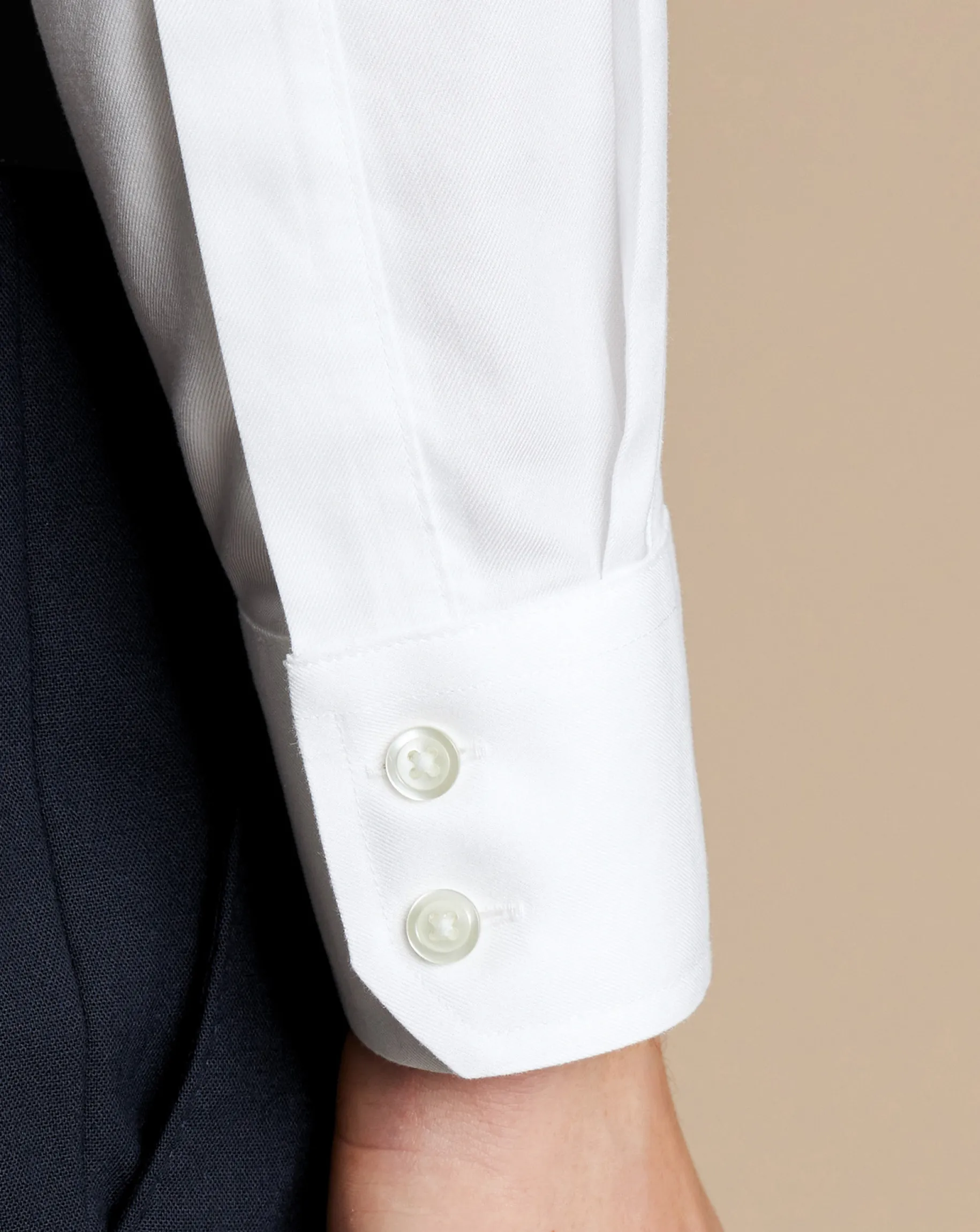Dress Shirts|White Shirts<Charles Tyrwhitt Extreme Spread Collar Non-Iron Twill Shirt - White