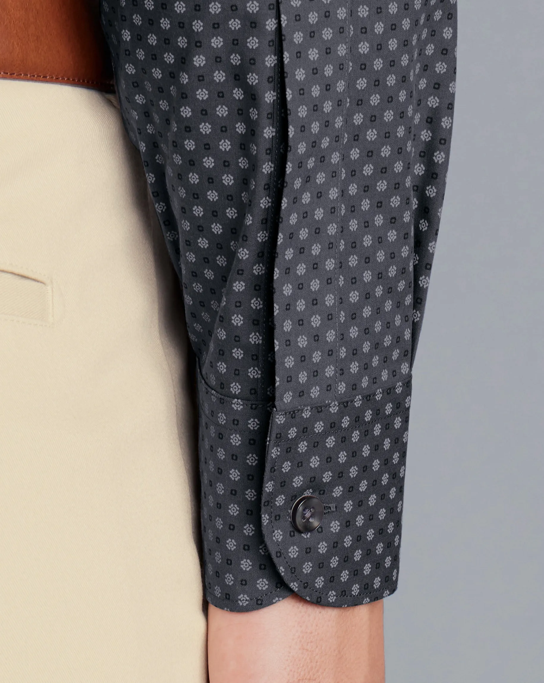Dress Shirts|S<Charles Tyrwhitt Semi-Spread Collar Medallion Print Non-Iron Shirt - Grey Charcoal