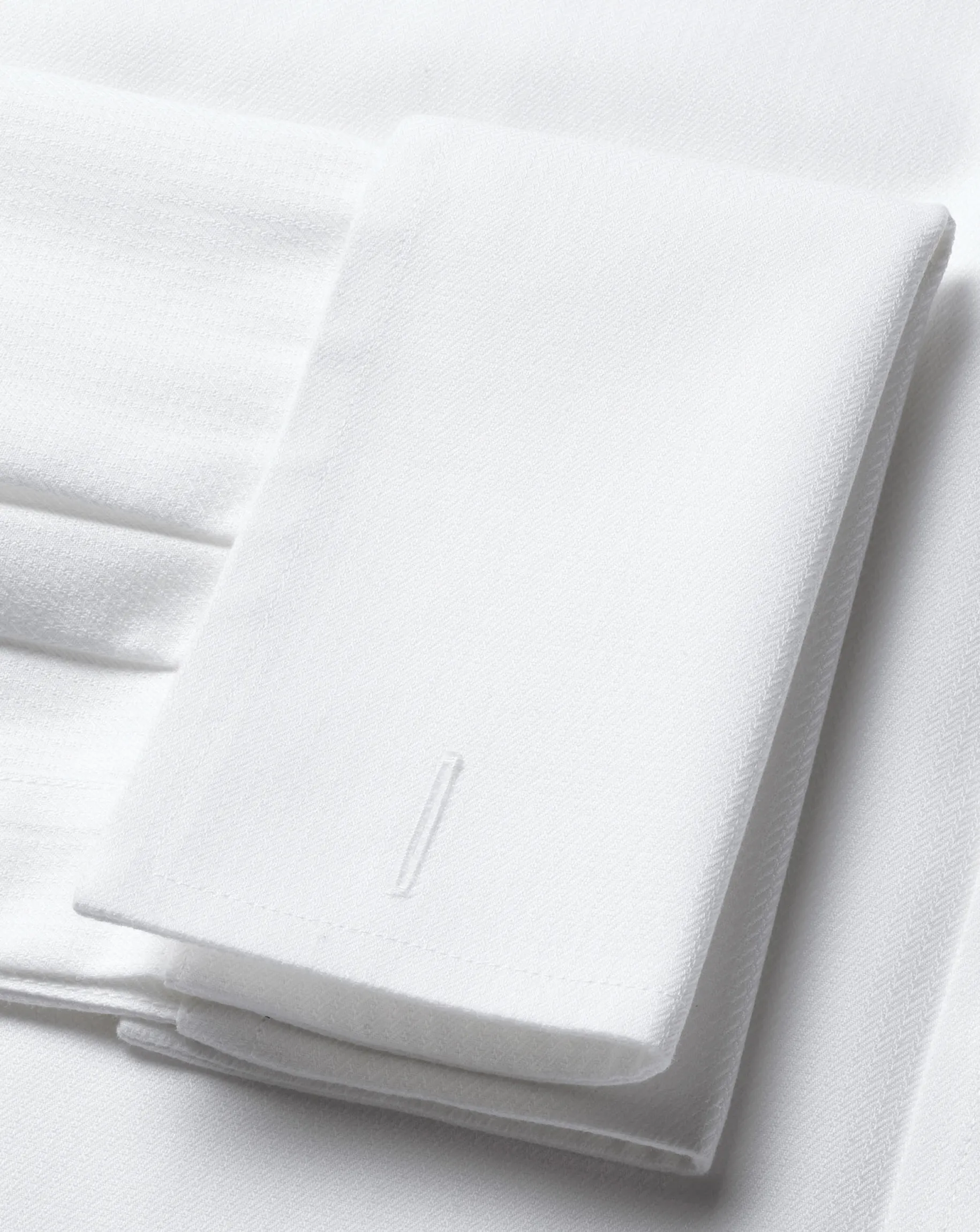 Dress Shirts|XL<Charles Tyrwhitt Spread Collar Non-Iron Henley Weave Shirt - White