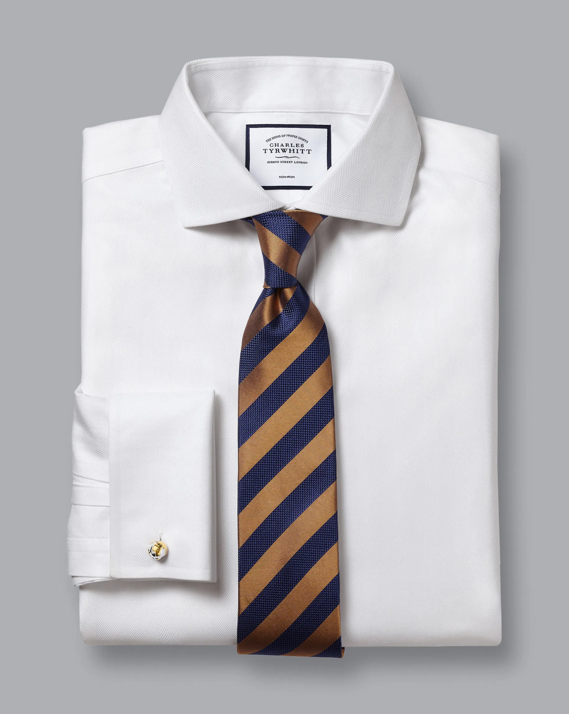 Dress Shirts|White Shirts<Charles Tyrwhitt Spread Collar Non-Iron Herringbone Shirt - White